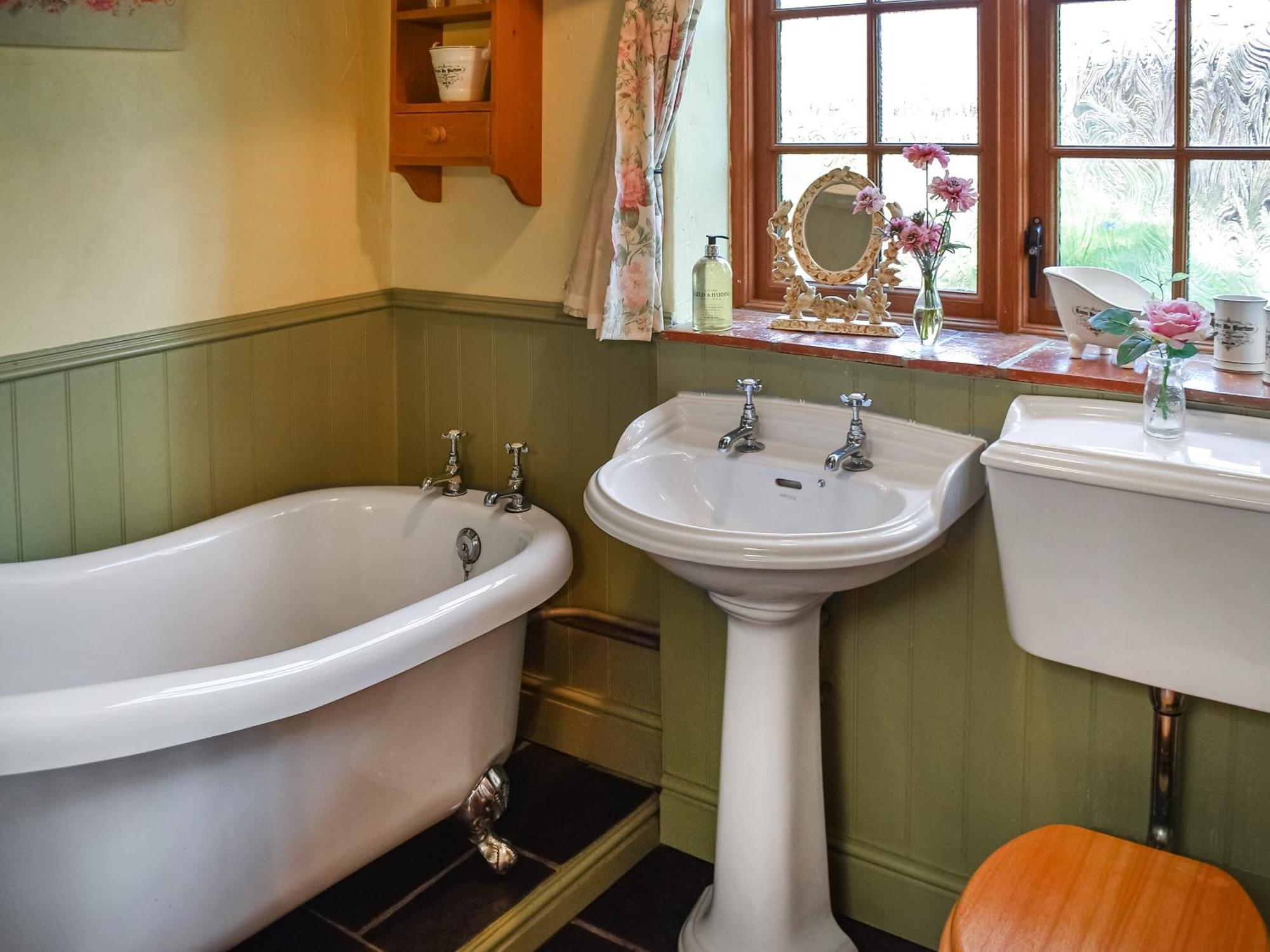 Honeysuckle Cottage เกรทยาร์มัธ ภายนอก รูปภาพ