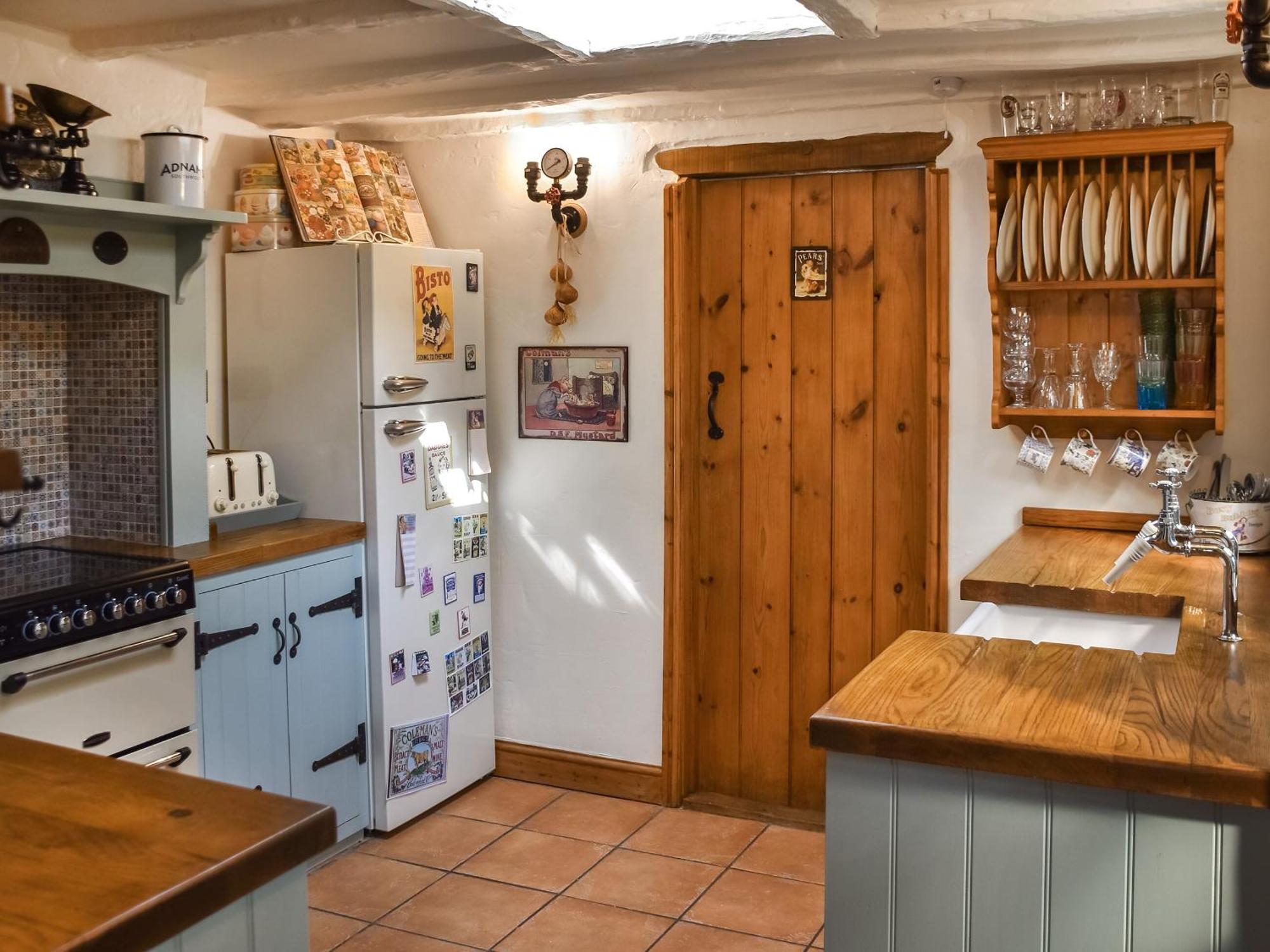 Honeysuckle Cottage เกรทยาร์มัธ ภายนอก รูปภาพ