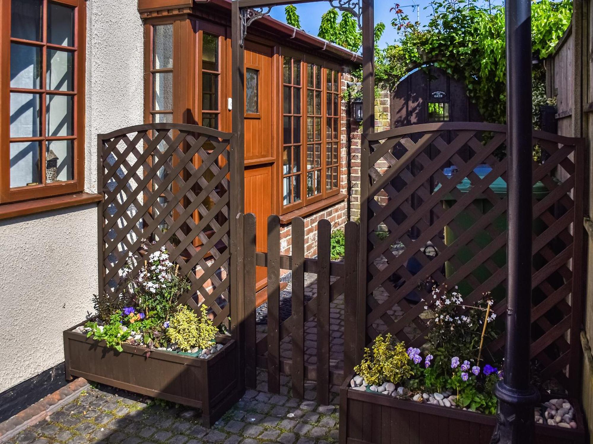 Honeysuckle Cottage เกรทยาร์มัธ ภายนอก รูปภาพ